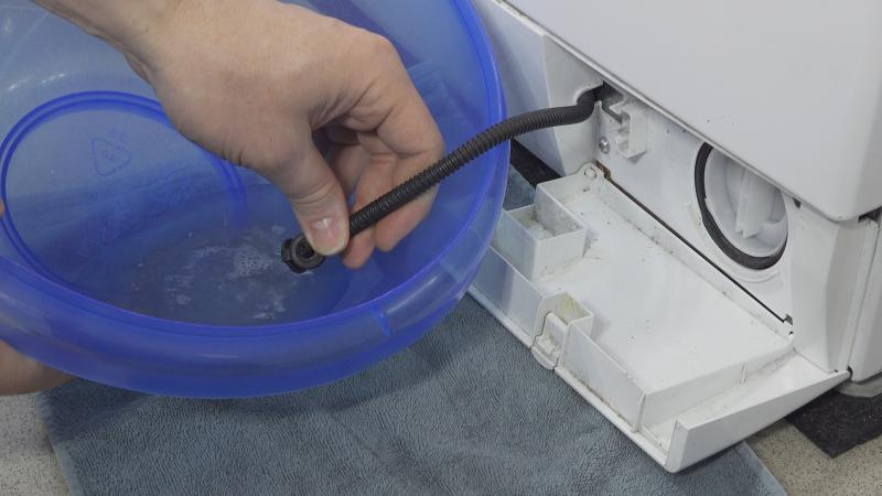Wasser über Notentleerung ablassen Wasser über Notentleerung ablassen