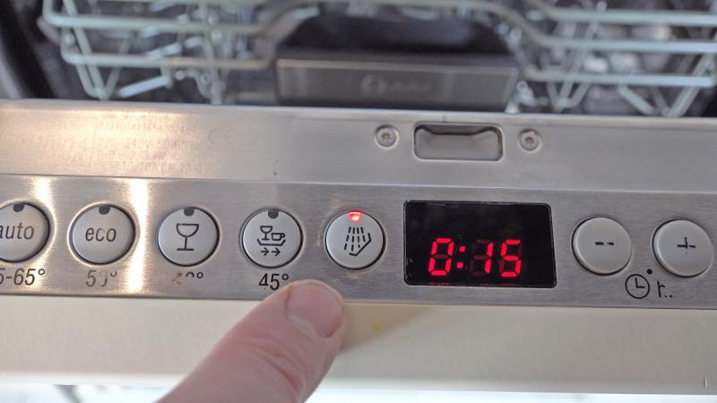 Spülprogramm durchlaufen lassen