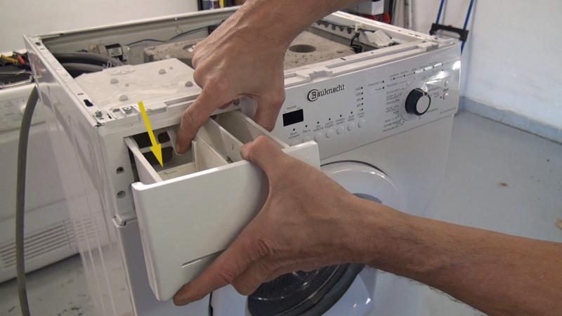 Waschmittelschublade entfernen