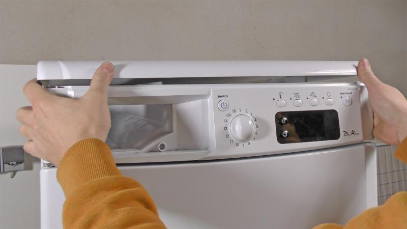 Gerätedeckel abnehmen