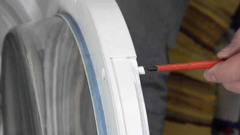 Abgebrochene Nase entfernen