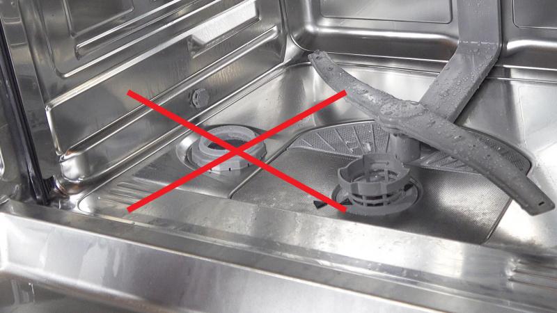Salzbehälterdeckel der Spülmaschine darf nicht offen bleiben Salzbehälterdeckel der Spülmaschine darf nicht offen bleiben