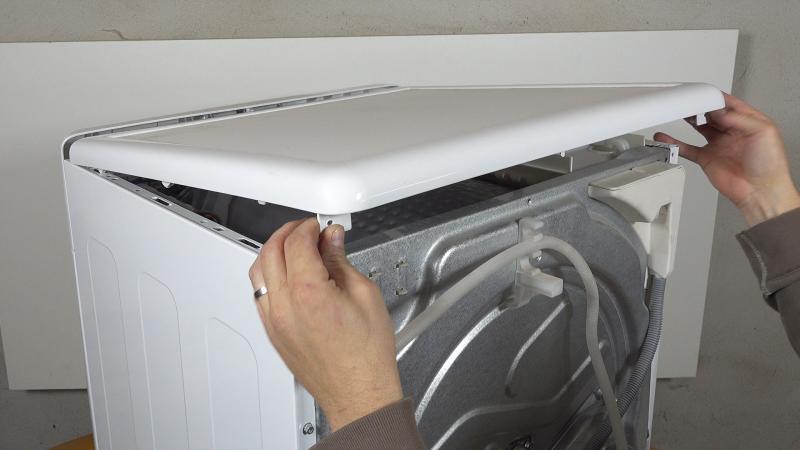 Gerätedeckel entfernen