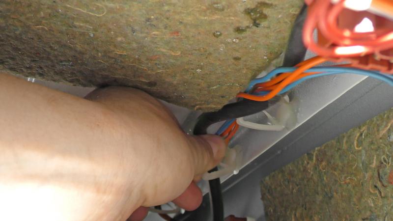 Anschluss Schlauch ausfädeln Anschluss Schlauch ausfädeln