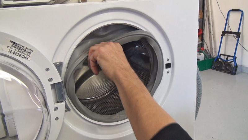 Türdichtung nach innen stülpen