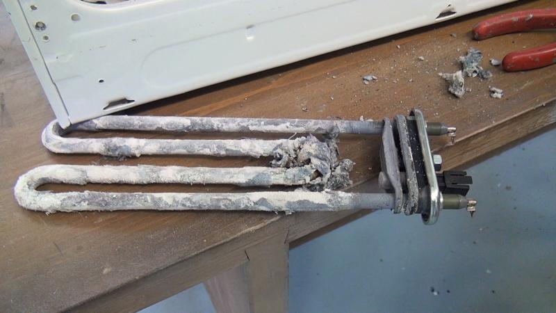 Ein verkalter Heiztstab wenn die Waschmaschine nicht entkalkt wird