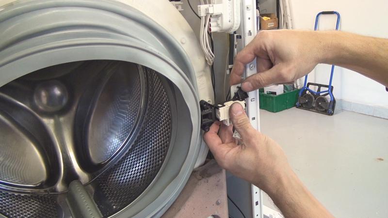 Neues Türschloss anbringen Neues Türschloss anbringen