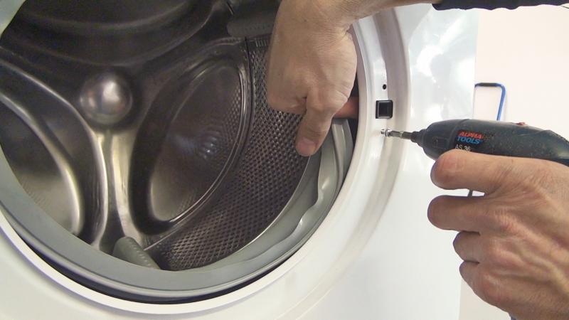 Türschloss an die Front schrauben Türschloss an die Front schrauben