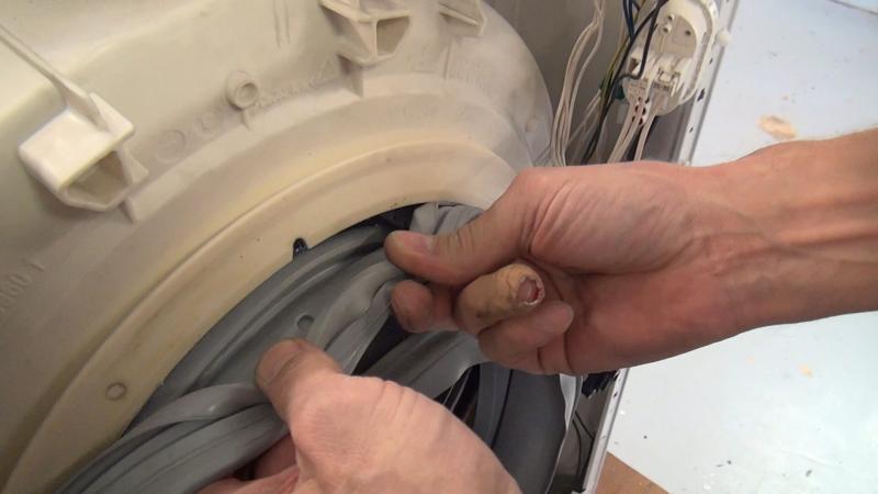 Neue Türdichtung aufklappen