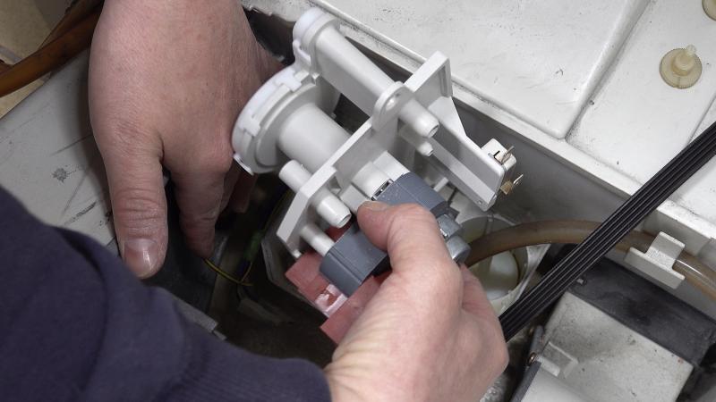 Neue Pumpe einsetzen