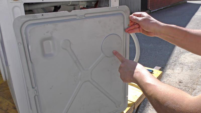 Geräteboden wieder einsetzen Geräteboden wieder einsetzen