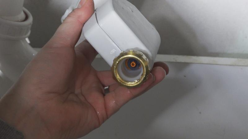 Bisherige Düse entfernen