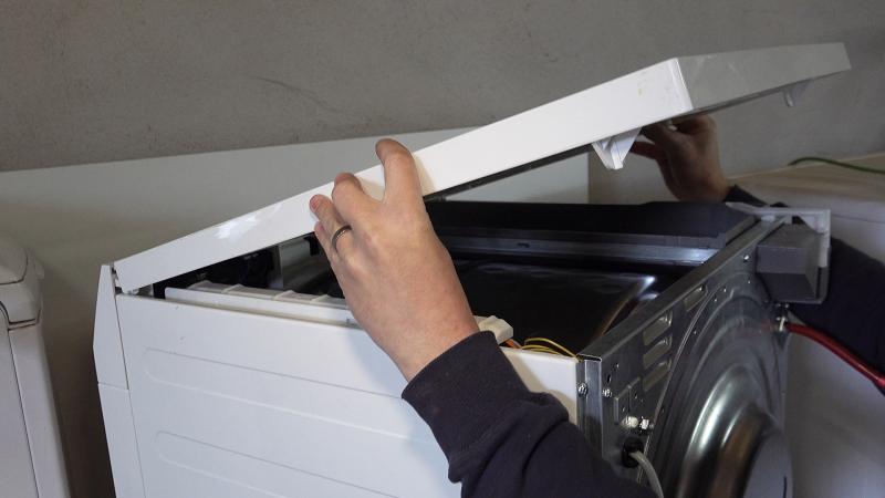 Gerätedeckel aufsetzen Gerätedeckel aufsetzen