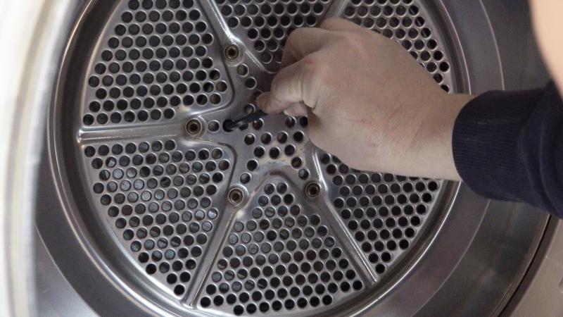 Trommel festschrauben