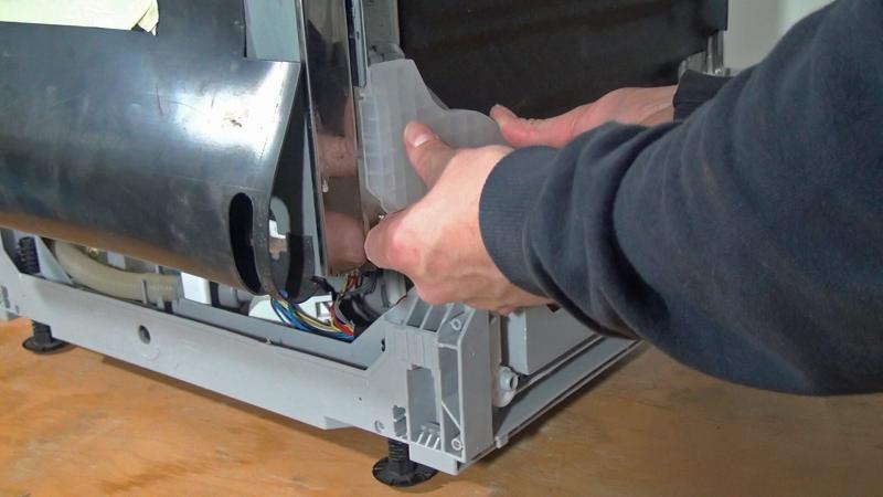 Distanzstücke anbringen Distanzstücke anbringen