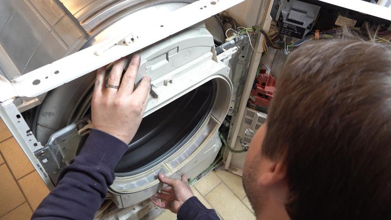 Lagerschild einsetzen