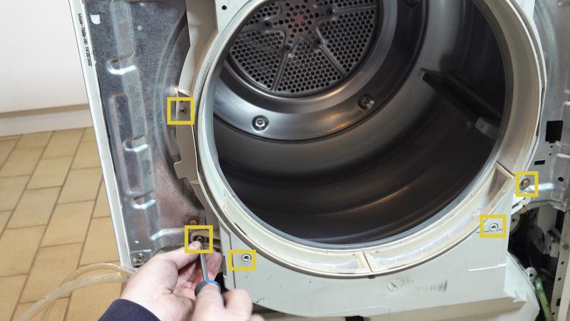 Lagerschild verschrauben